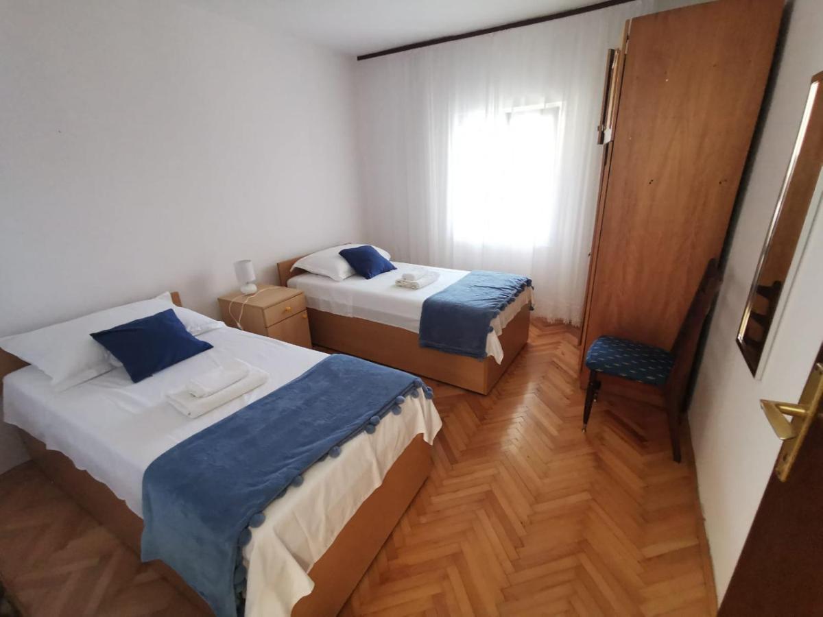 Apartment Ana Kaštel Sućurac Exteriör bild