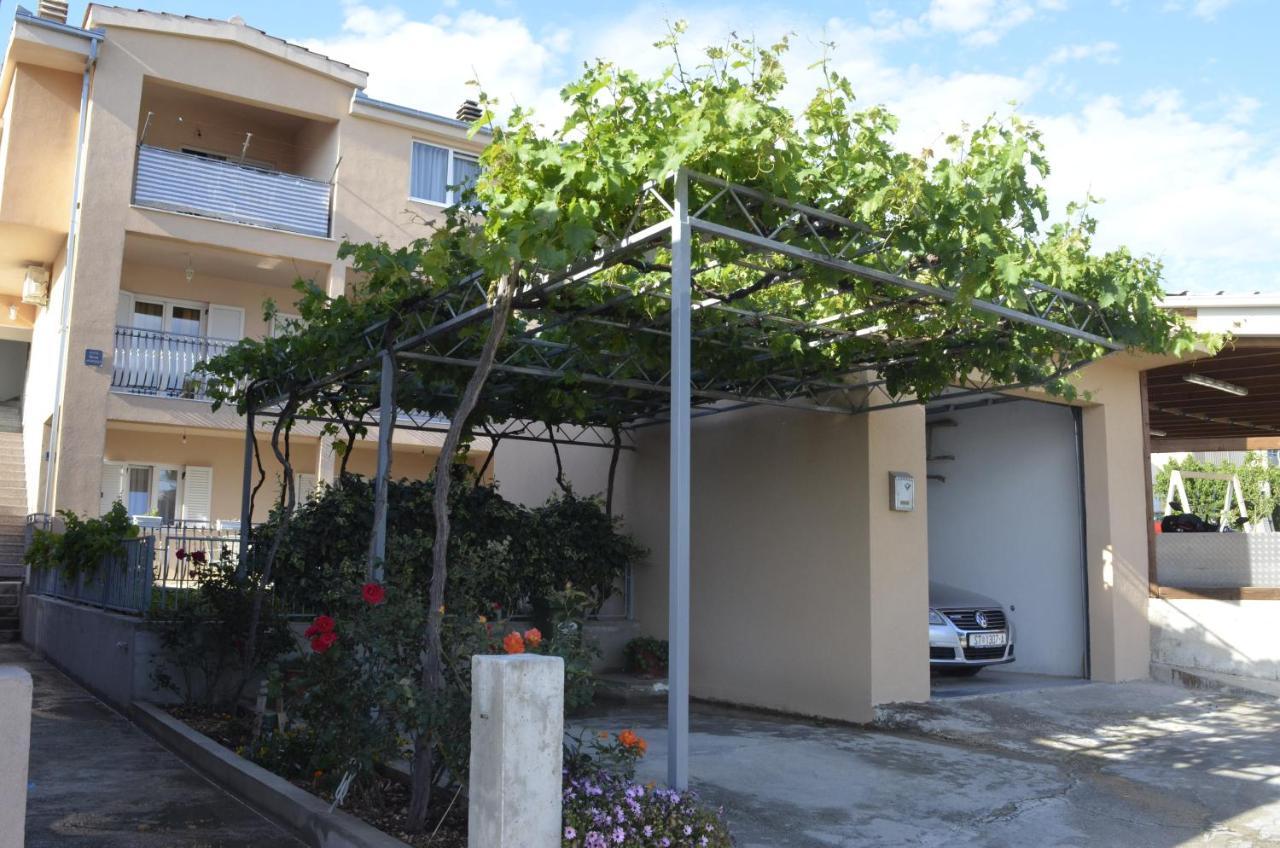Apartment Ana Kaštel Sućurac Exteriör bild