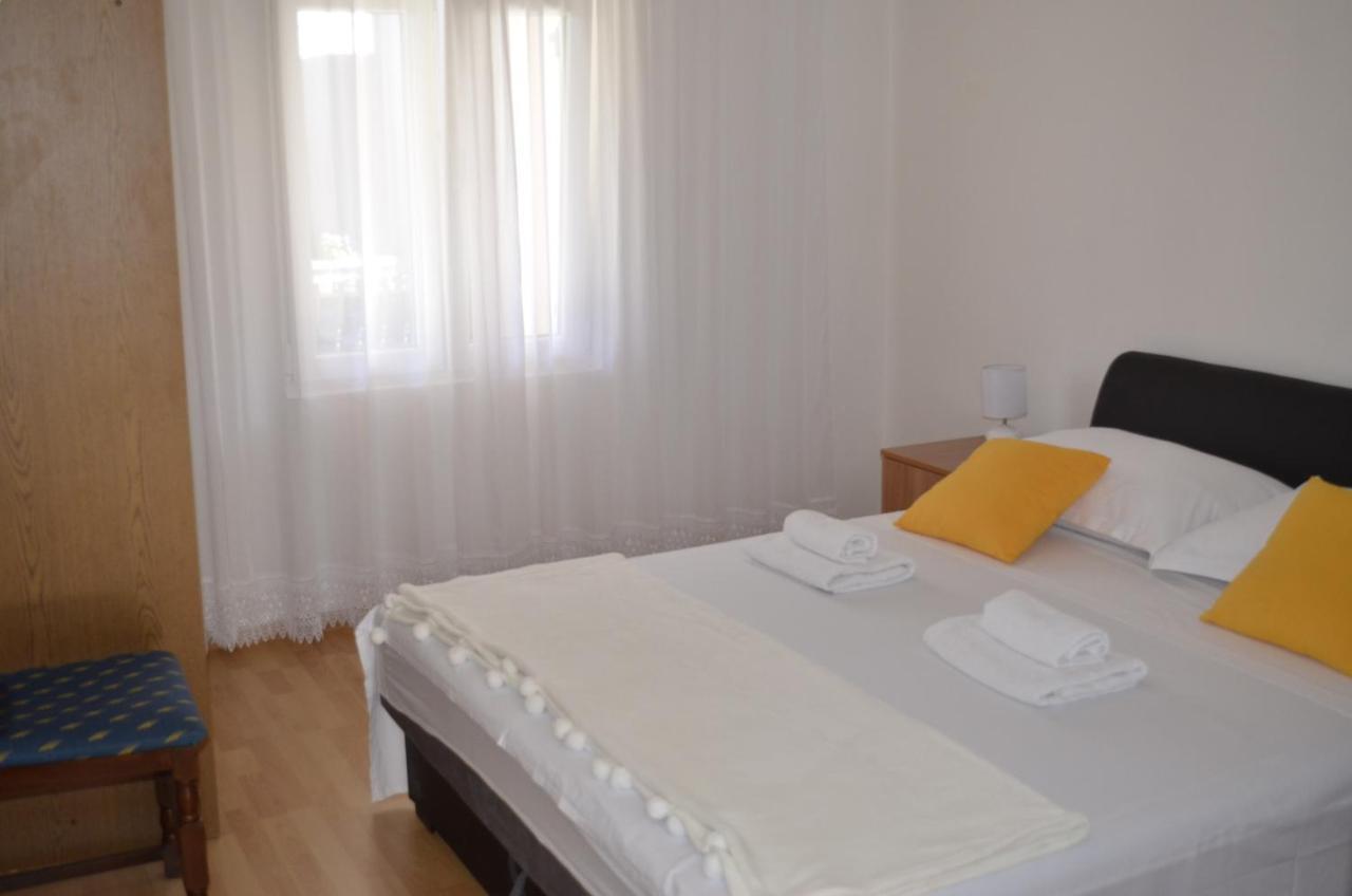 Apartment Ana Kaštel Sućurac Exteriör bild