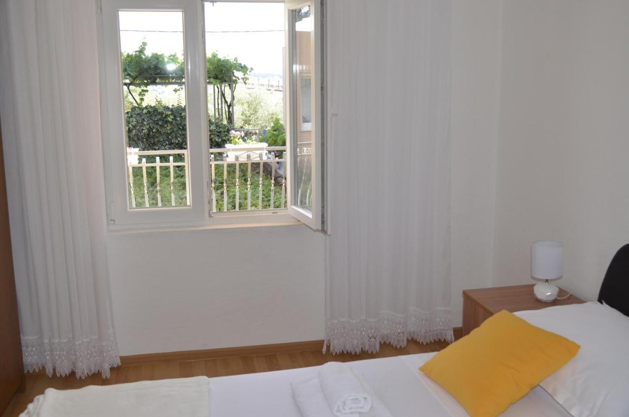 Apartment Ana Kaštel Sućurac Exteriör bild