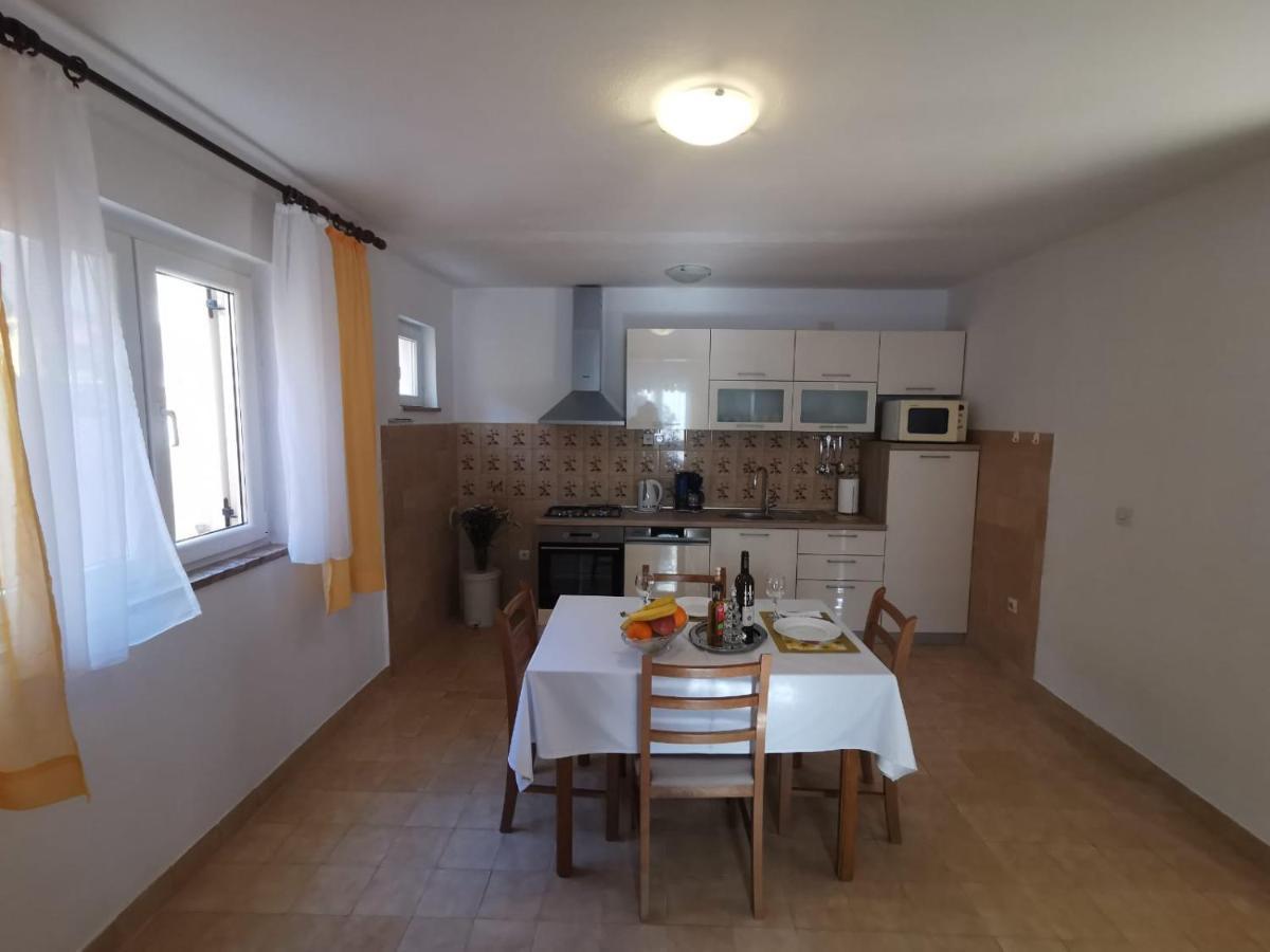 Apartment Ana Kaštel Sućurac Exteriör bild